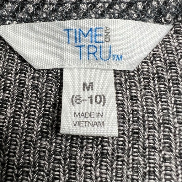 Time and‎ Tru Gray Womens Knit Sweater Top Long Sleeve Crop Size Medium - Picture 4 of 9